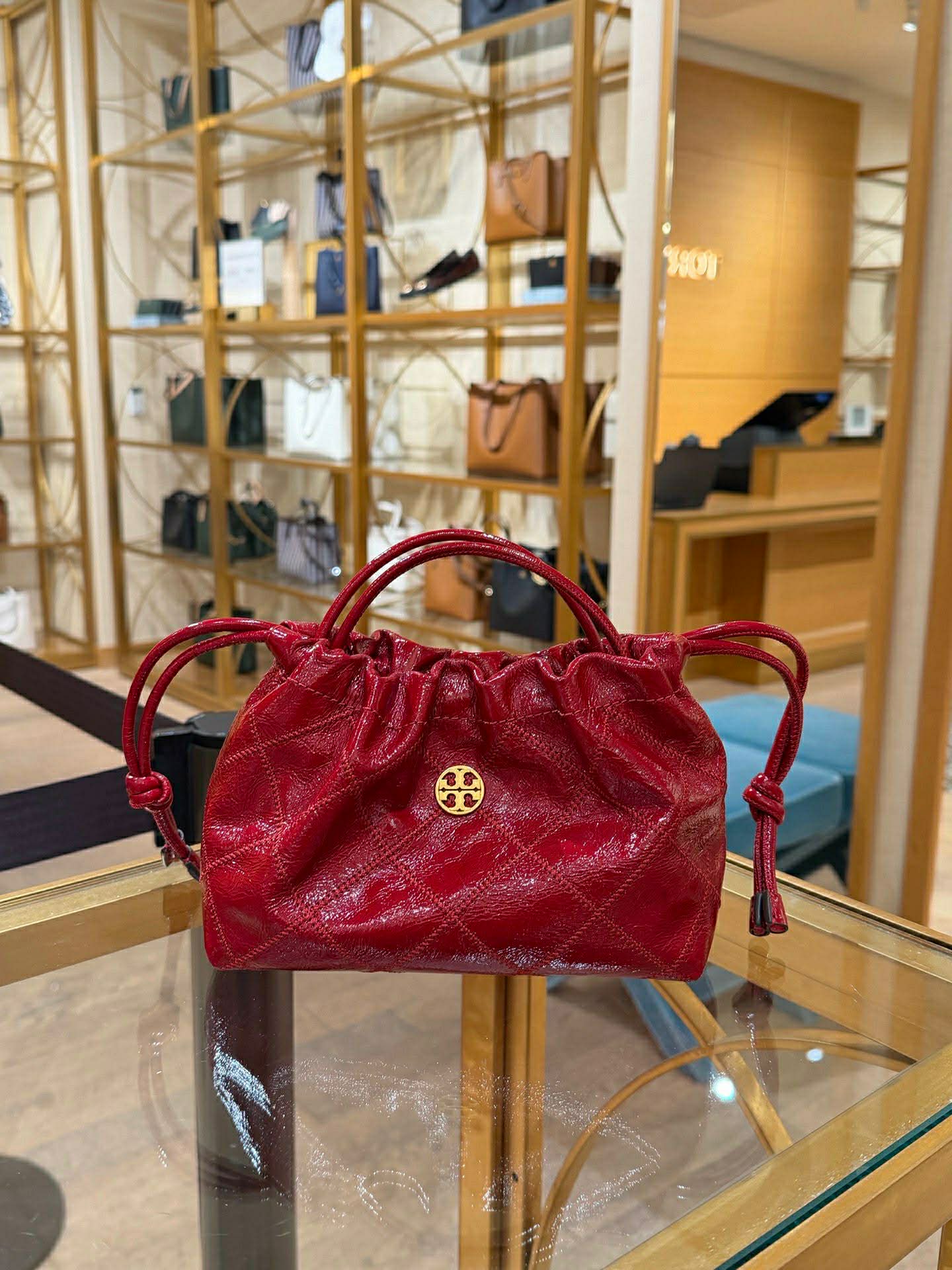 Tory Burch Willa E/W Drawstring Bag