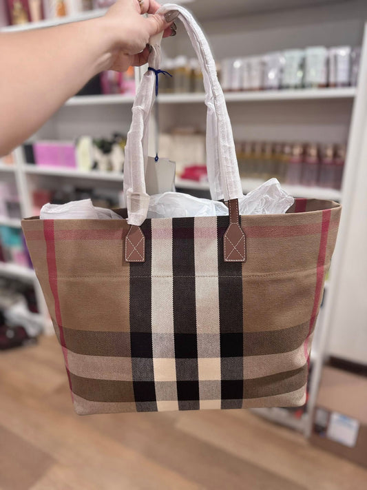 Burberry Medium London Tote